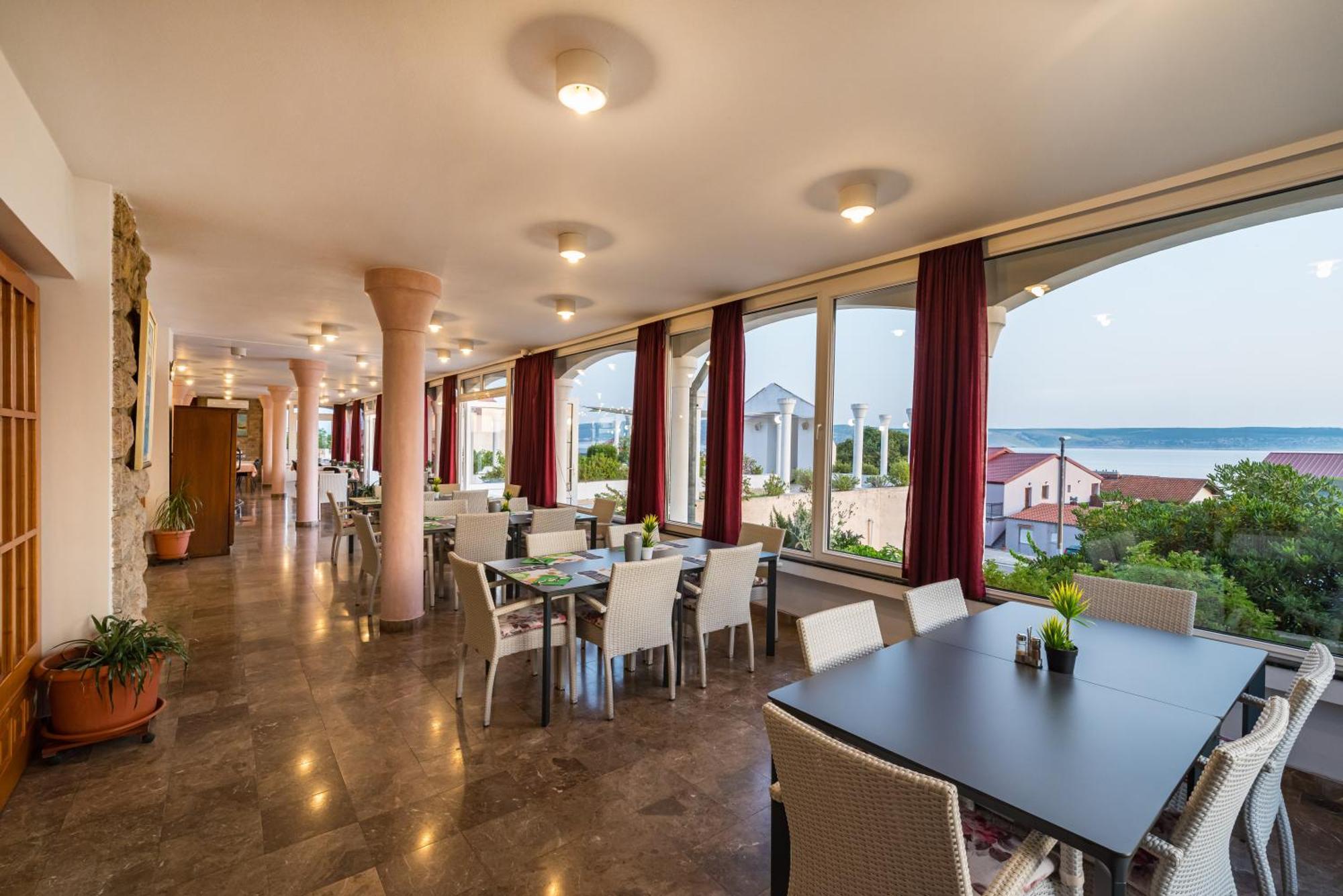 Hotel Vicko Starigrad Paklenica Exterior photo
