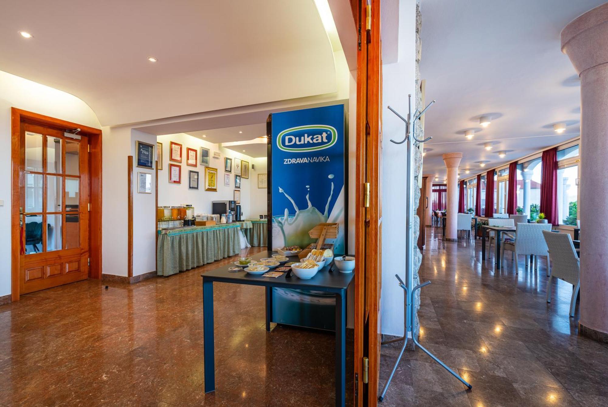 Hotel Vicko Starigrad Paklenica Exterior photo